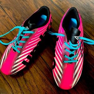 Girls Umbro size 1 Soccer Cleats